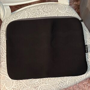 Targus laptop pouch